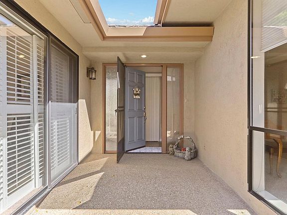 5th image of 2462 Central Park Dr
