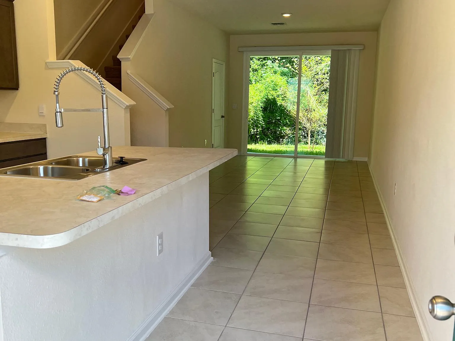 2 bed, 2.5 bath, 1109 sqft, $1,650 — Photo 3