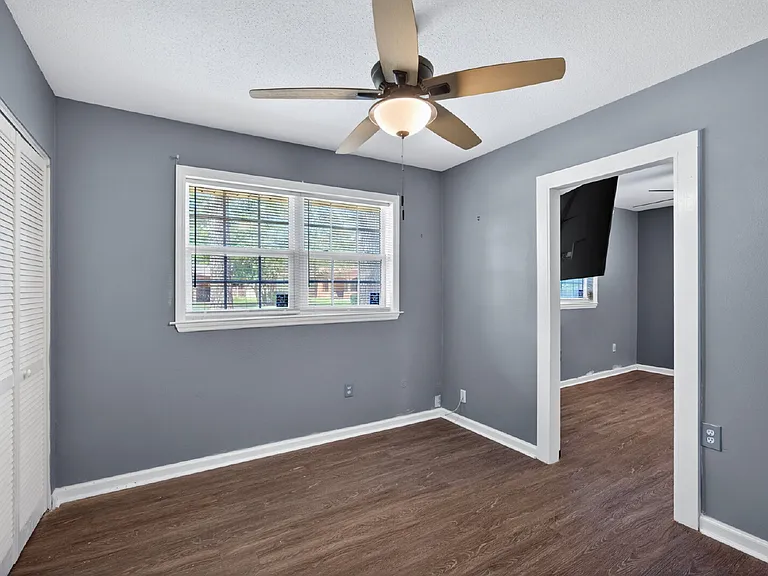 1621 Cloverdale Dr — Photo 15