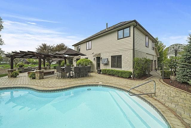1st image of 15547 Glenlake Dr