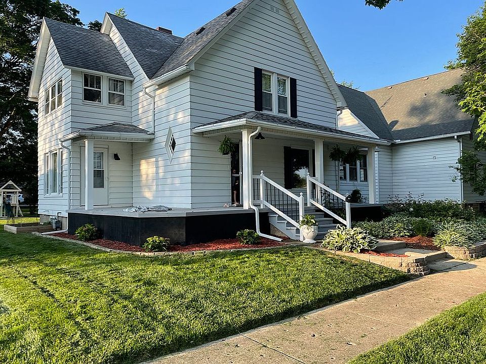 1st image of 210 E Hopkins Ave