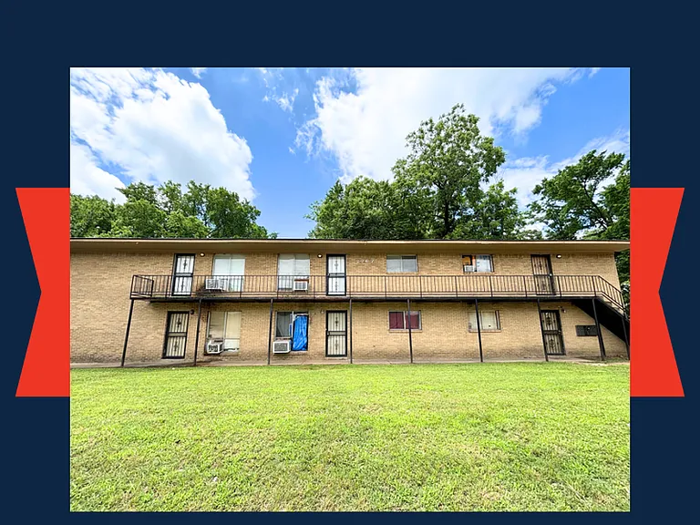 2767 Waverly Ave — Photo 1