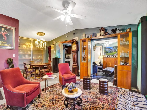 2717 S Oakland Forest Drive #201, Oakland Park, FL 33309