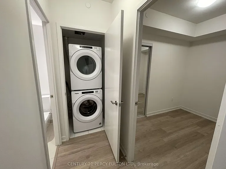 1 Yorkville Ave #2507 — Photo 11