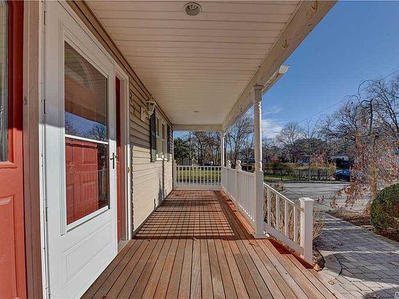 4th image of 72 Priscilla Ave