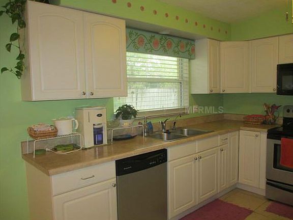 5th image of 3198 Huntington Dr