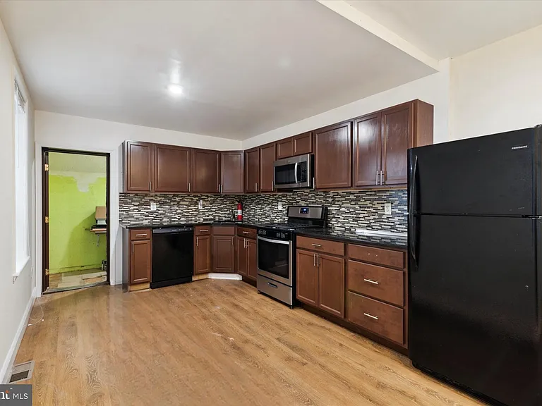 1723 N Willington St — Photo 8