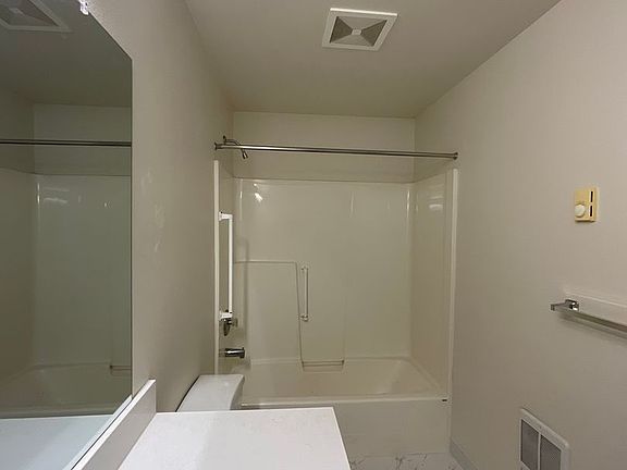 3rd image of R 1619 127th Ave NE #0