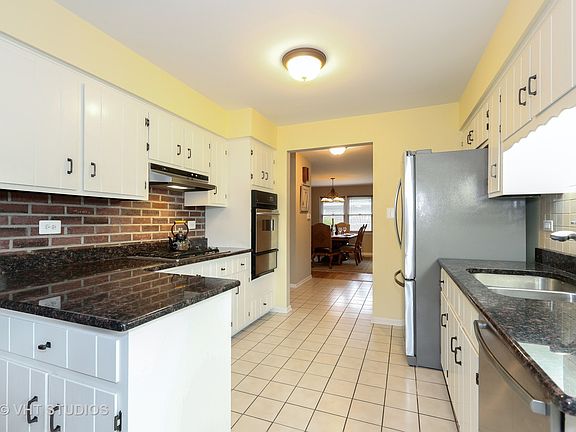 2nd image of 18W324 Holly Ave