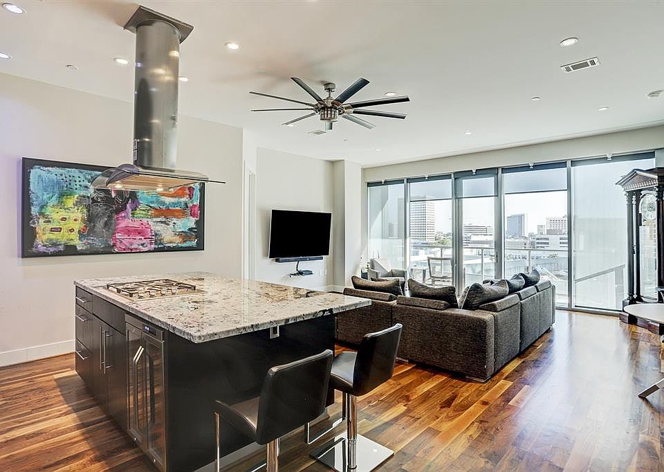 1st image of 1600 Post Oak Blvd Unit 806