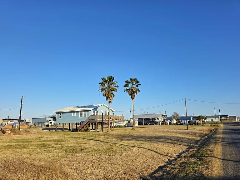 405 Blue Water Blvd — Photo 32