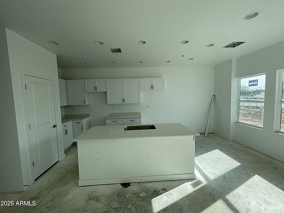 5th image of 602 E WILLETTA Street