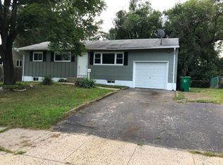 19 Amherst Rd, South Toms River, NJ 08757