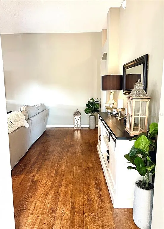 2 bed, 2.0 bath, 1624 sqft, $2,595 — Photo 3