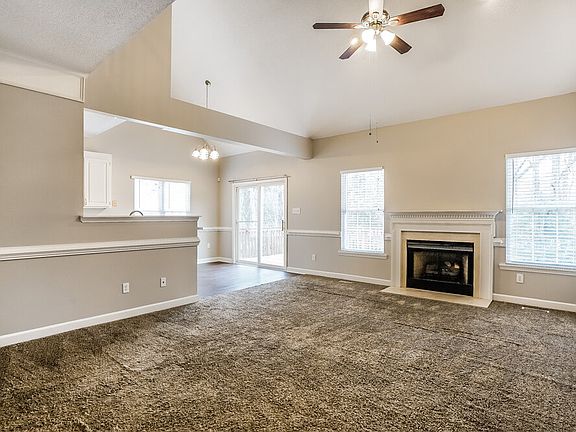 4th image of 209 Walnut Creek Dr