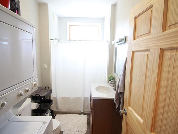 4th image of 419 Harriet St #2