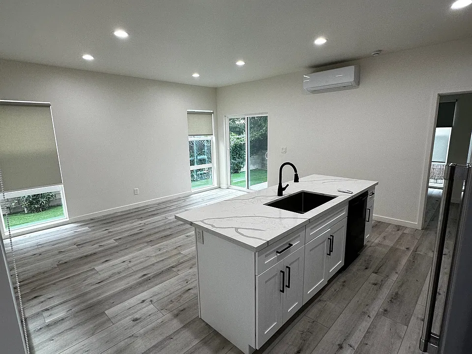 6155 Mesita Dr