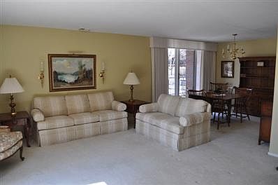 3rd image of 111 Acacia Dr APT 112