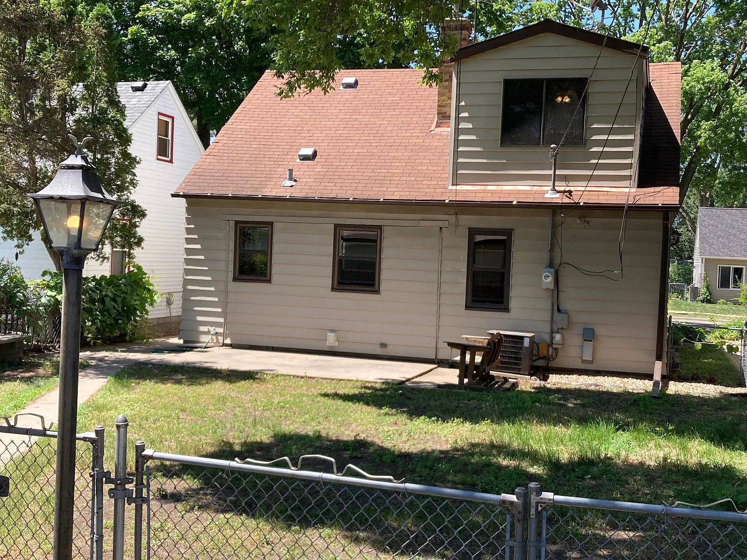 3 bed, 1276 sqft, $2,695 — Photo 3