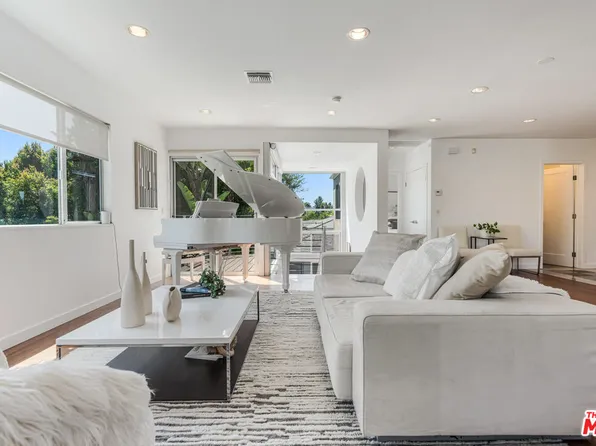 10336 Monte Mar Dr, Los Angeles, CA 90064