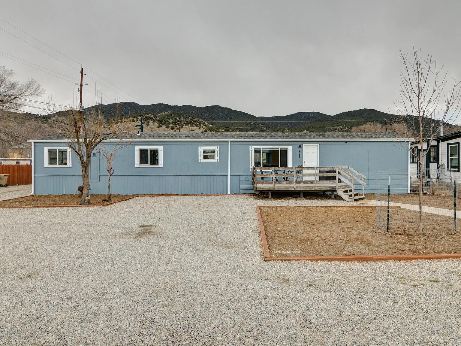 235 Oak St — Photo 1