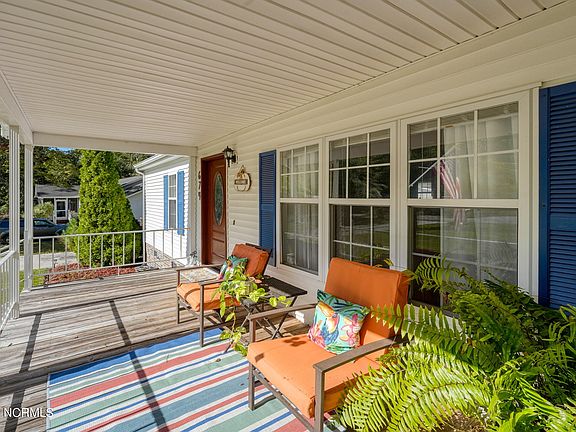 5th image of 674 Beachwood Drive SE