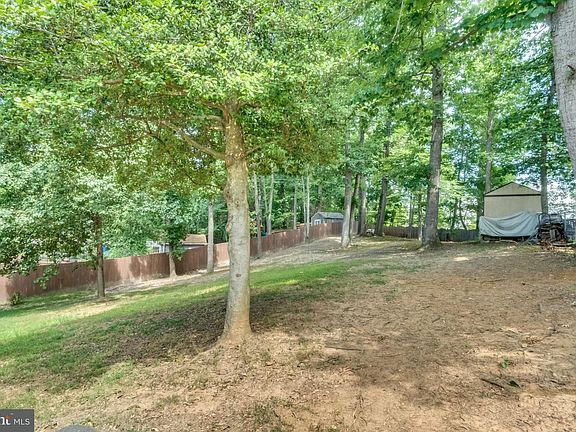 5th image of 5 Willow Ln