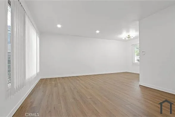 1118 S Fairfax Ave #1 — Photo 5