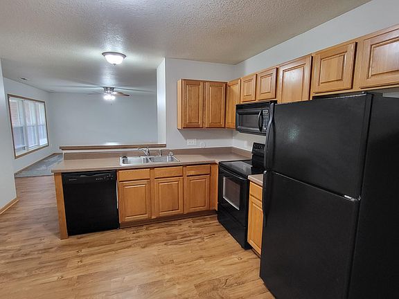 5th image of 1400 22nd St APT 9