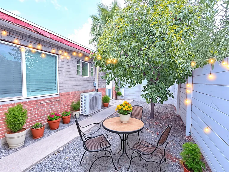 320 W Highland Ave — Photo 17