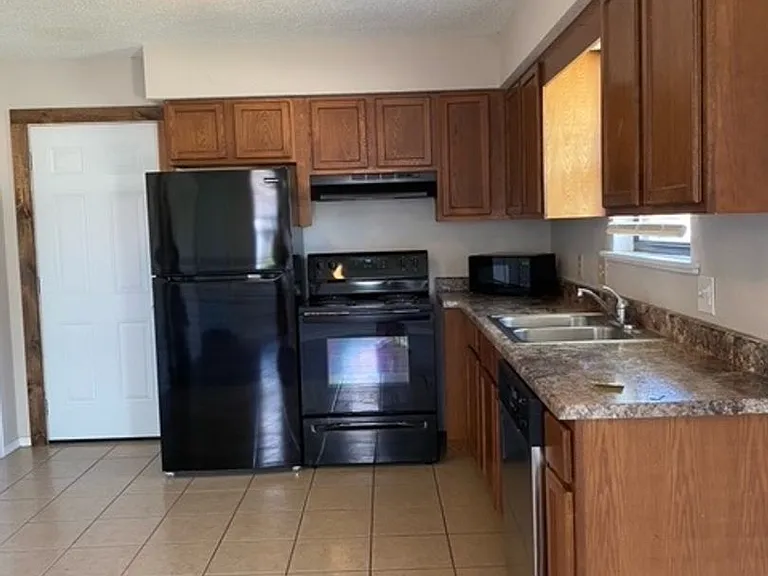1443 N Wabash Ave — Photo 3
