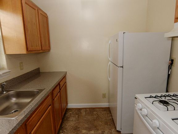 4th image of 4909 Hampden Ln APT 103