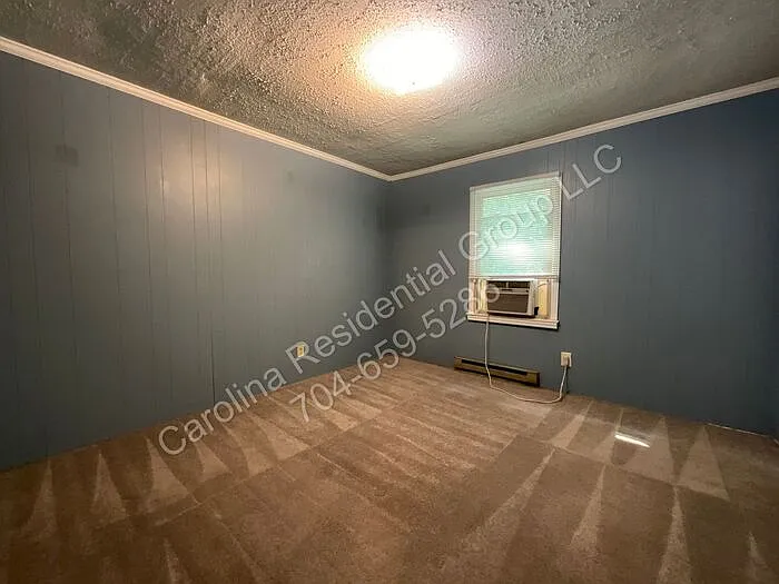 1380 Fairley Ave #B — Photo 9