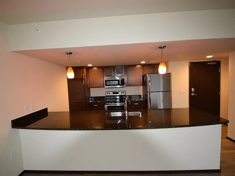 Galaxie High Rise Apartments — Photo 59