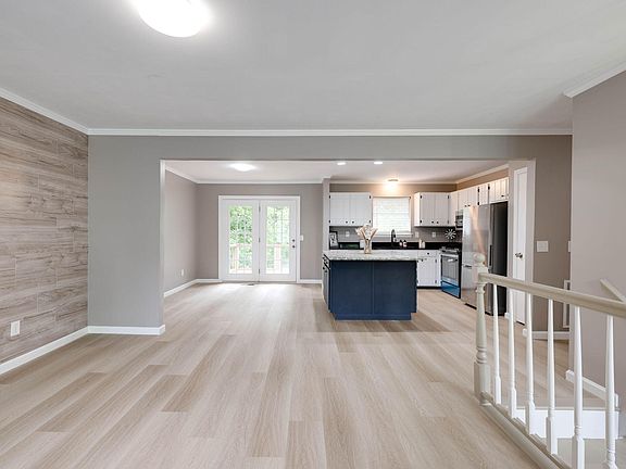 4th image of 8446 Dunnhill Ln