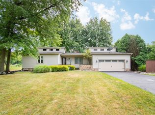 810 Shadowood Ln SE, Warren, OH