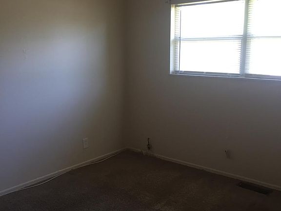 5th image of 2030 Thrush Dr