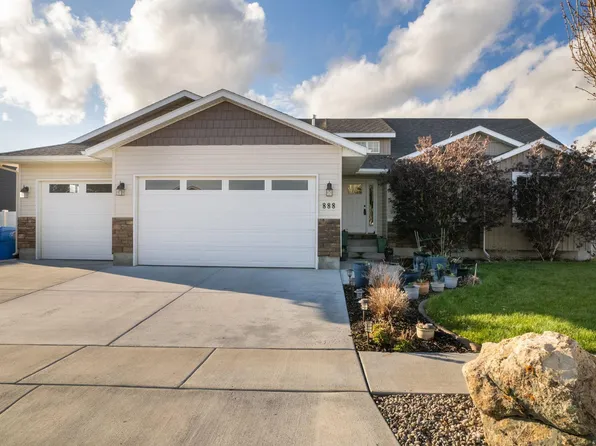 888 Hallmark Dr, Pocatello, ID 83201