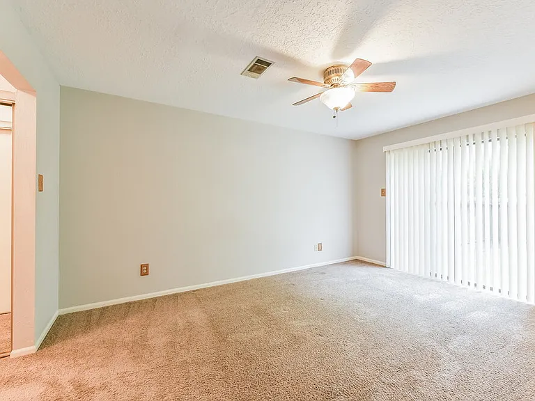 38 Camberwell Ct — Photo 11