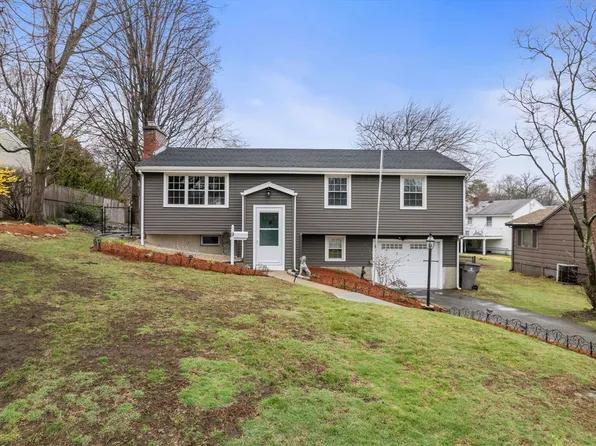 9 Summer Ln, Framingham, MA 01701