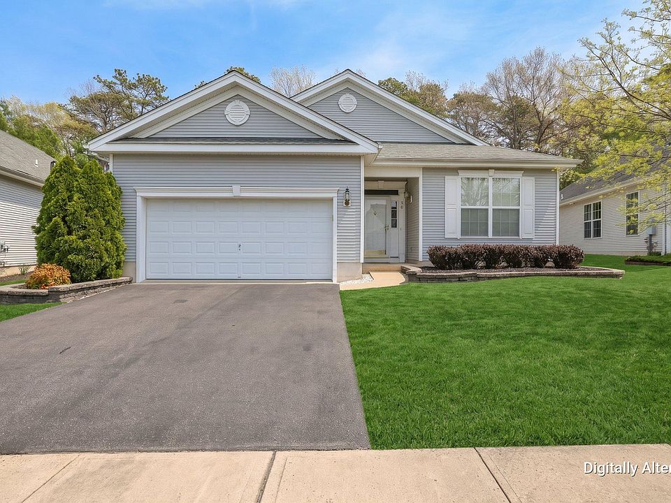 1st image of 30 Silver Lake Dr
