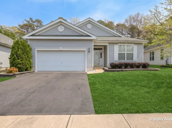 30 Silver Lake Dr, Barnegat, NJ 08005