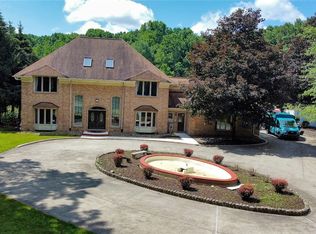 1563 Garvin Rd, Cranberry Township, PA 16066