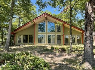 14 S Hills Loop, Eureka Springs, AR 72631