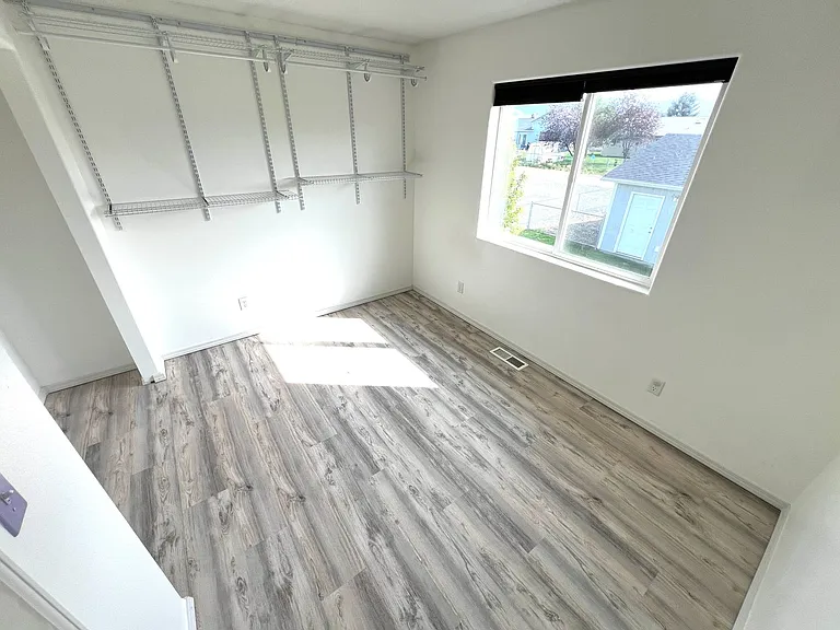 803 E Groschell St — Photo 19