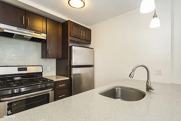 Rented by Dixon Advisory USA Inc. | media 16