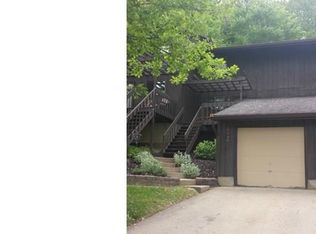 9349 Sherman Ln #318, North Royalton, OH 44133