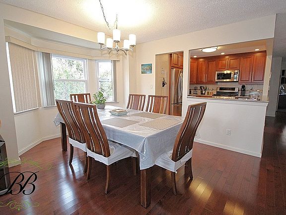 5th image of 1 Cove Ln #1-2