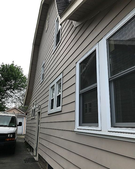 Side View w/driveway