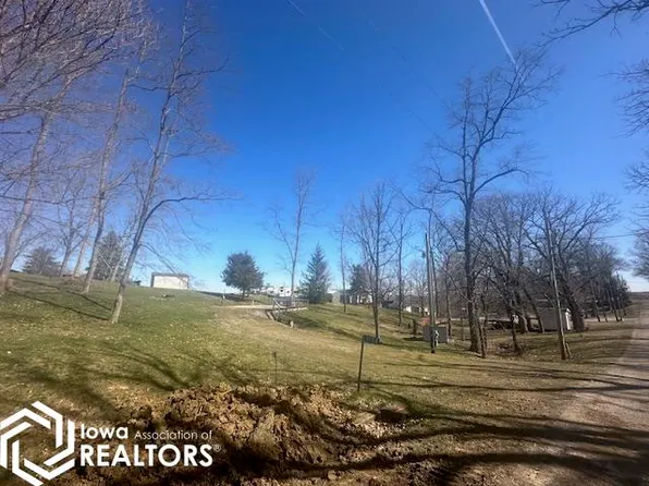 5137-5138 Aurora Dr, Brooklyn, IA 52211